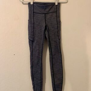 Lululemon Leggings Size 4 with pockets